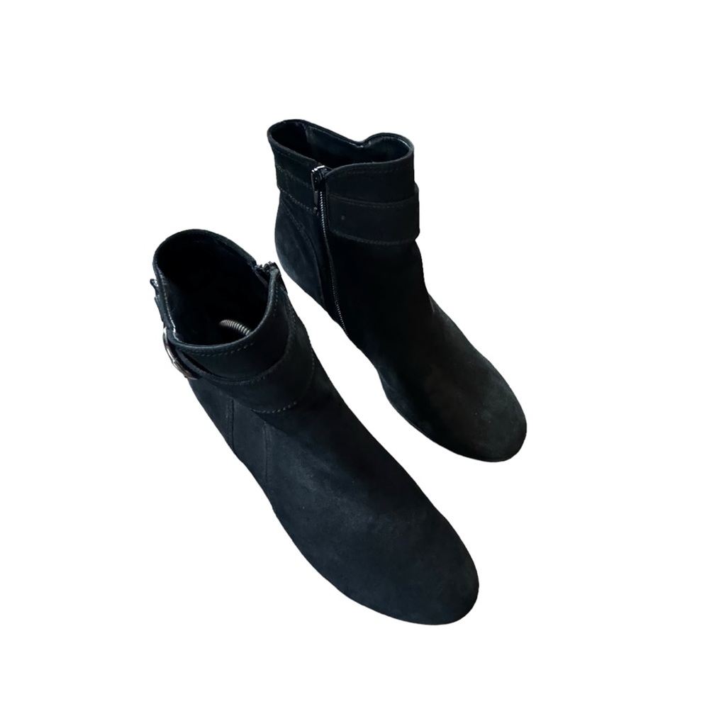 *Womens Gabor Size 5 Black Suede Side Zip Booties w 2.25” Heels and Rubber Soles